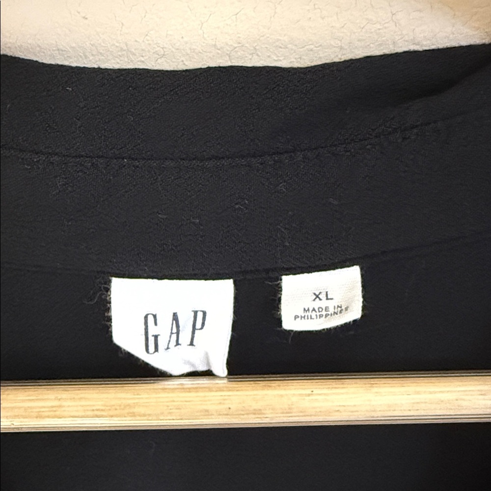 Gap flap pocket utility button down shirt - Picture 2 of 9
